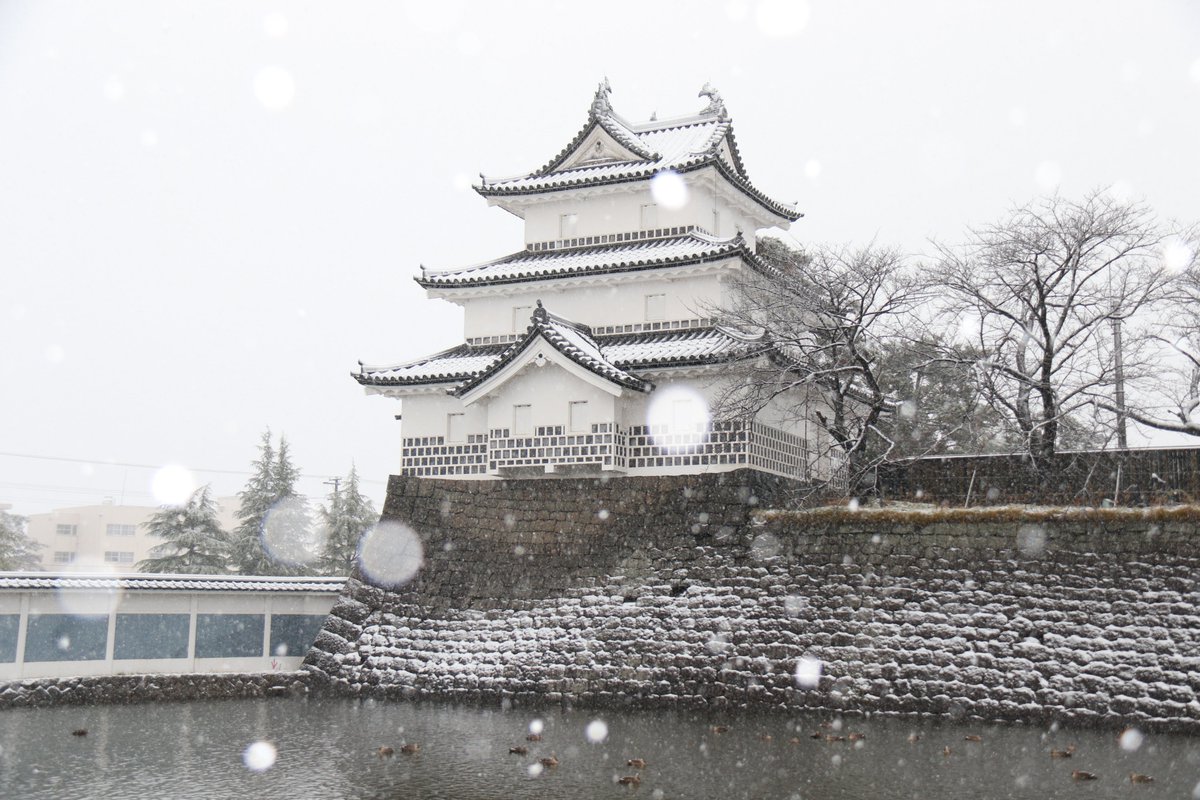 新発田の風景📸】 新発田市内も一気に雪景色となりました！ 本格的な冬