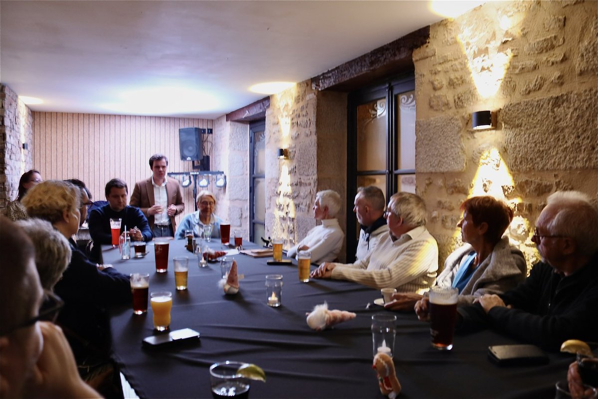 Moment convivial autour du pot des militants de notre liste <a href="/RNational_off/">Rassemblement National</a> et <a href="/partiudr/">UDR</a> aux #municipales2026 à Alençon.

L’occasion de saluer l’action des militants, des groupes de travail pour le programme et de préparer les futures étapes de la campagne pour #RetrouverAlencon.