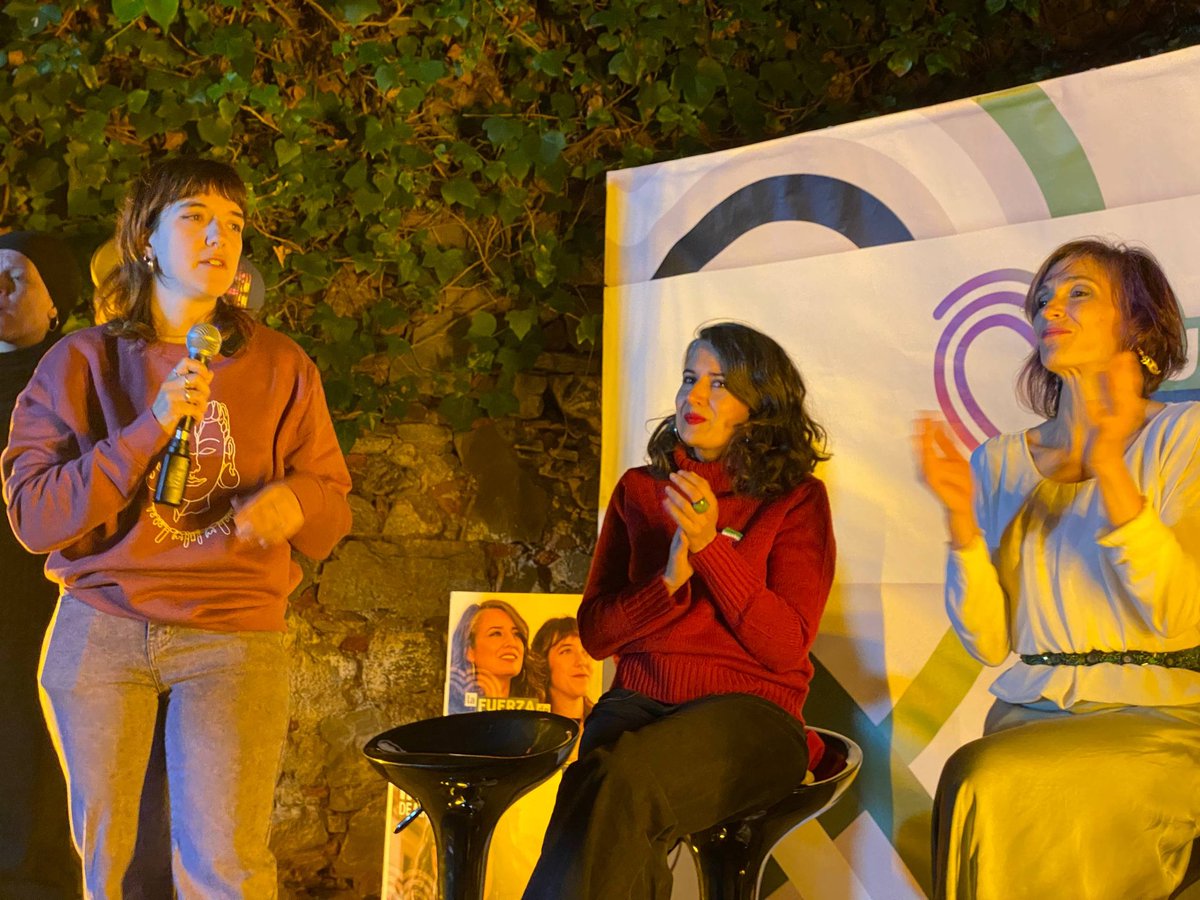 ¡Qué bonito arranque de campaña anoche en Cáceres!

Una candidatura verde, feminista, que trabaja por y desde esta tierra. Juntas, somos la fuerza de Extremadura.

El 21D, vamos a por todas, <a href="/Unidasporext/">Unidas por Extremadura</a>.