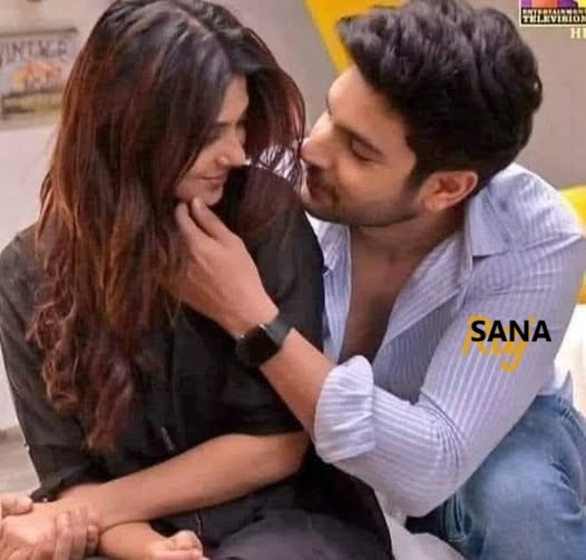 जब मिलती हैं तुझ से मेरी नज़र
......................गुस्ताखी मुझ से हो जाती है 
.झुका लेती हूँ अपनी नज़रे
...........तेरे सजदे में ऐसे इबादत हो जाती है.