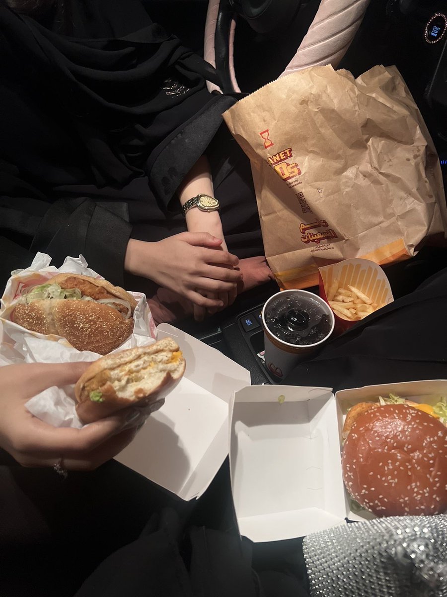 نتعشى بالفرح ❌
نطلع و نتعشى برا الفرح ✅

حرفيا صارت عاده و اطلق عاده