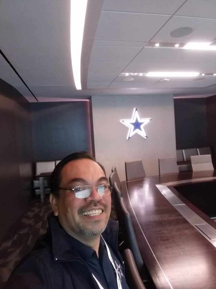 wallax's tweet photo. @FOXImpactoNFL Saludos desde el cuartel general de Jerry Jones. Go Cowboys! ⭐ https://t.co/LOzxkH5Z1Q