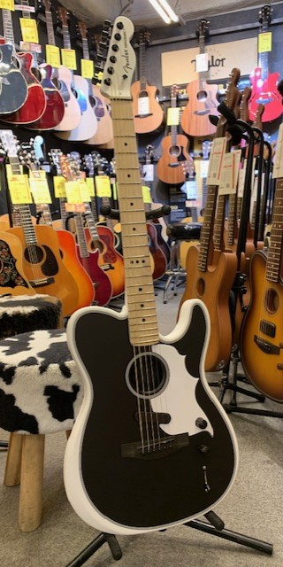Jack White Triplesonic Acoustasonic Telecaster 降臨です 彼自身