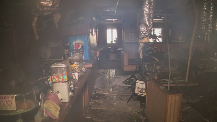 MidtownMadPod's tweet image. Hey @stoolpresidente, one of the best pizza joints in all of St. Louis was severely damaged by a nasty kitchen fire this week. Can you share? gofundme.com/f/support-our-…