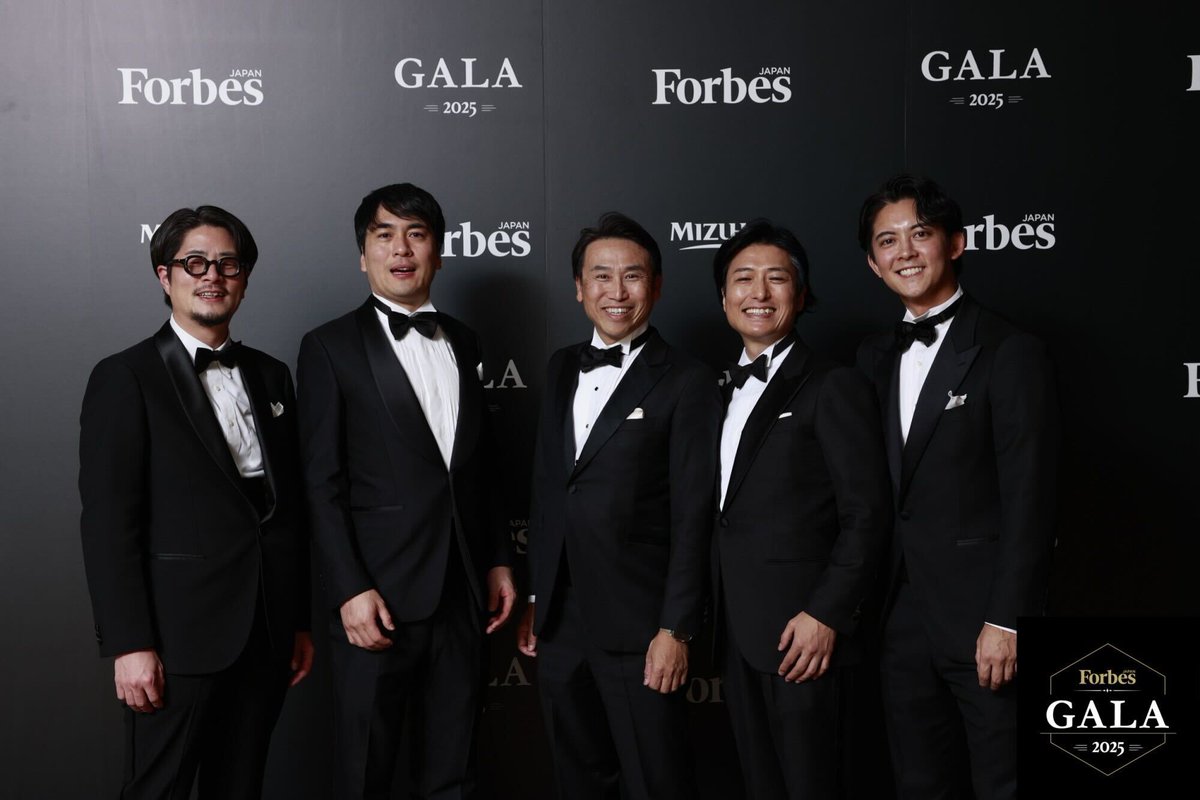 onishiki_plus's tweet photo. Forbes「日本の起業家ランキング」に、会社の代表として、授賞式に参加してきました。
非日常な会場と雰囲気で面食らってましたが、とても楽しかったです！

来年以降も、社会や顧客への価値を追求し、日本や世界をAIの力で少しでも良くしていければと思います。
まだまだ精進していきたいと思います！ https://t.co/s7y6MObptz
