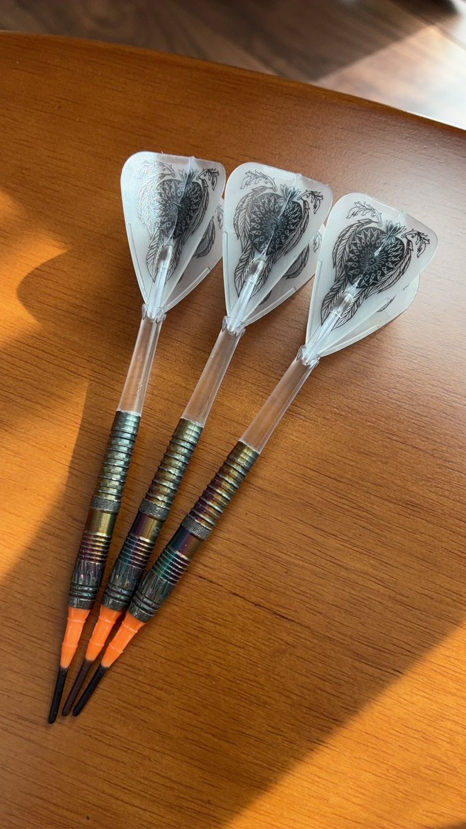 もうすぐ発売日✨✨ よろしくお願いします( °̀ﾛ°́)و