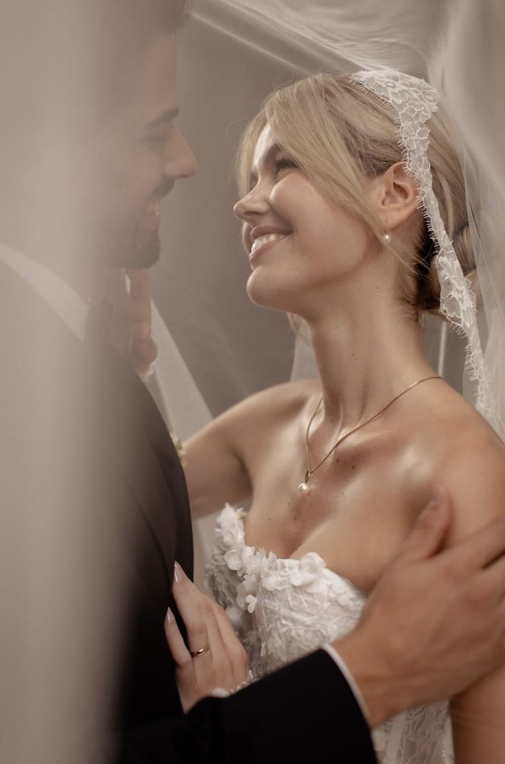 damonktw's tweet image. Você é a única coisa boa que a escuridão me deu. Em meio ao caos, você virou meu abrigo, minha escolha e o único lugar onde eu ainda sei respirar. 

𝒎𝒚 𝒍𝒊𝒕𝒕𝒍𝒆 𝒅𝒆𝒗𝒊𝒍 𝒇𝒐𝒓𝒆𝒗𝒆𝒓