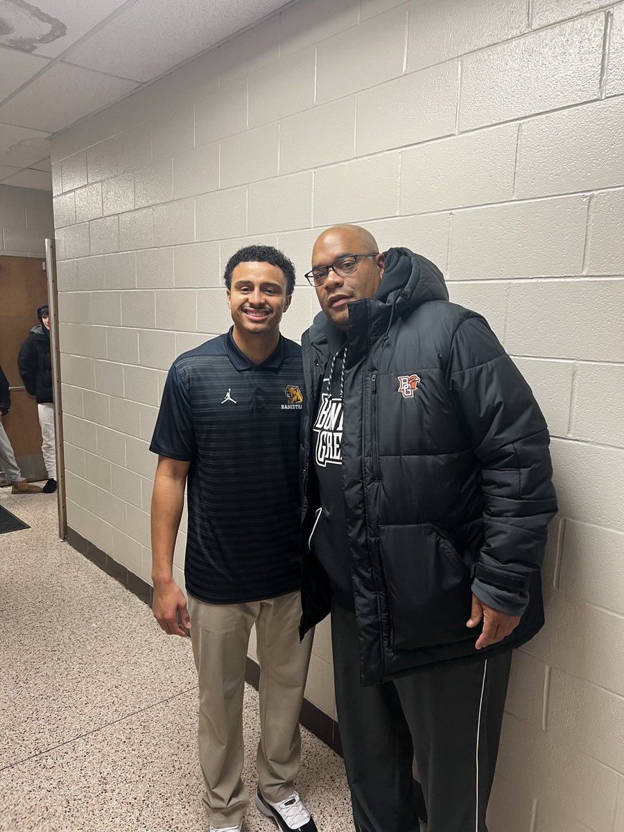 AvionFranklin1's tweet image. First win on the road for our program! 

Appreciate my guy for coming to support and sharing this moment! A friend and mentor. My dawg 💪🏾@astacey34