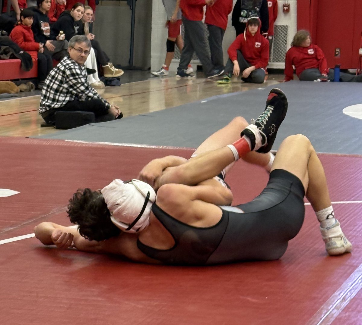 GrinnellWrestl1's tweet image. The Tigers win two of three at Chariton Thursday night to start 25-26 season.

The Tigers fell to Oskaloosa 52-27, defeated Chariton 40-39, and defeated Saydel 46-25.

Undefeated wrestlers; Eli Peiffer 3-0, Cole Mintle 3-0, Jack Vitek 3-0, 
Mikel Miller 1-0, &amp;amp; Josh Ringler 3-0!