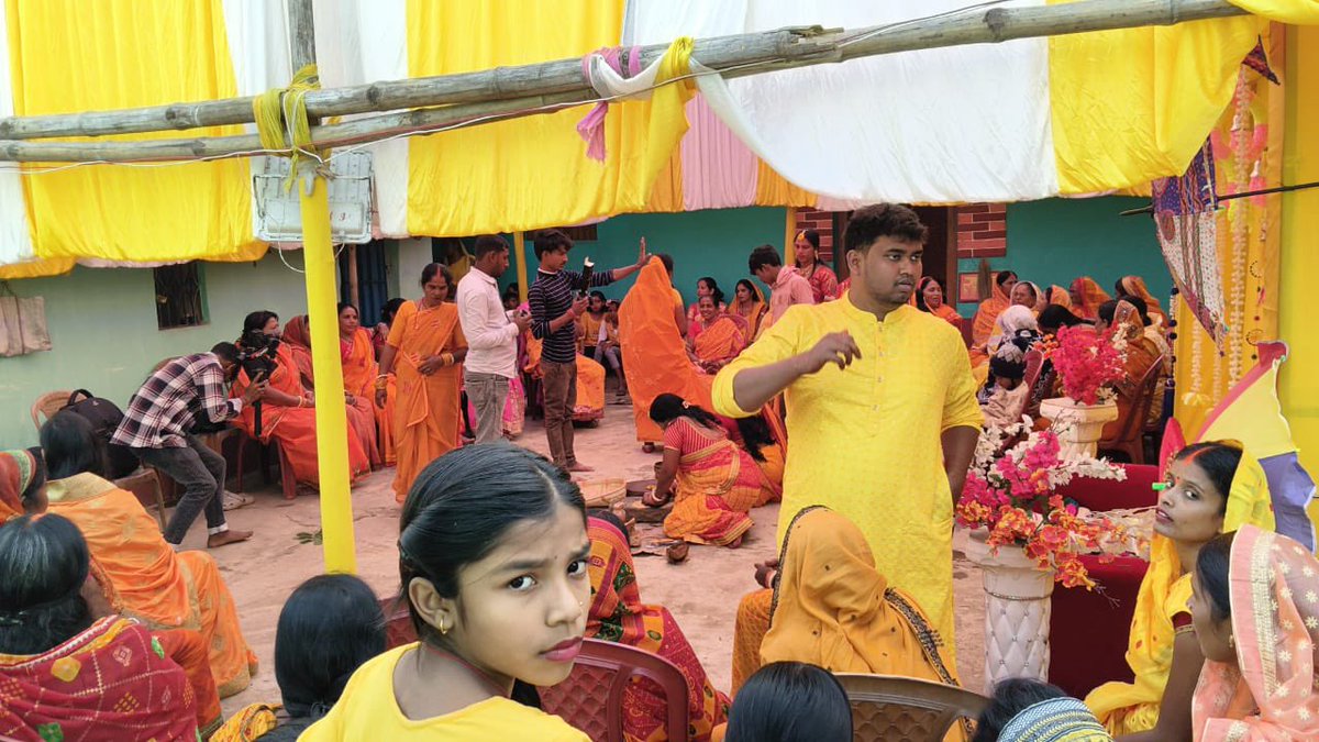 I joined the tens of thousands of passengers stranded by #Indigo. My flight to #Deoghar has been cancelled. My sincere apologies to my young staff waiting for me to attend his #shaadi. Lost for words.🤦‍♂️ HC Wong.