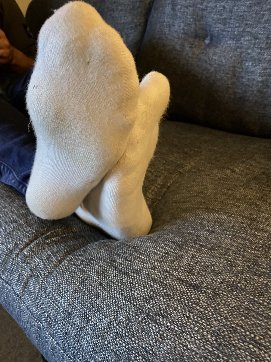 downwithryan's tweet image. Down, down, down you go and pay your respects to the intoxicating stink of my superior masculine scent. You don’t need to think , just inhale my power and goon your brain away piggy 🐷 #feet #findom #alphafeet #straightdom #footfetısh #gooner