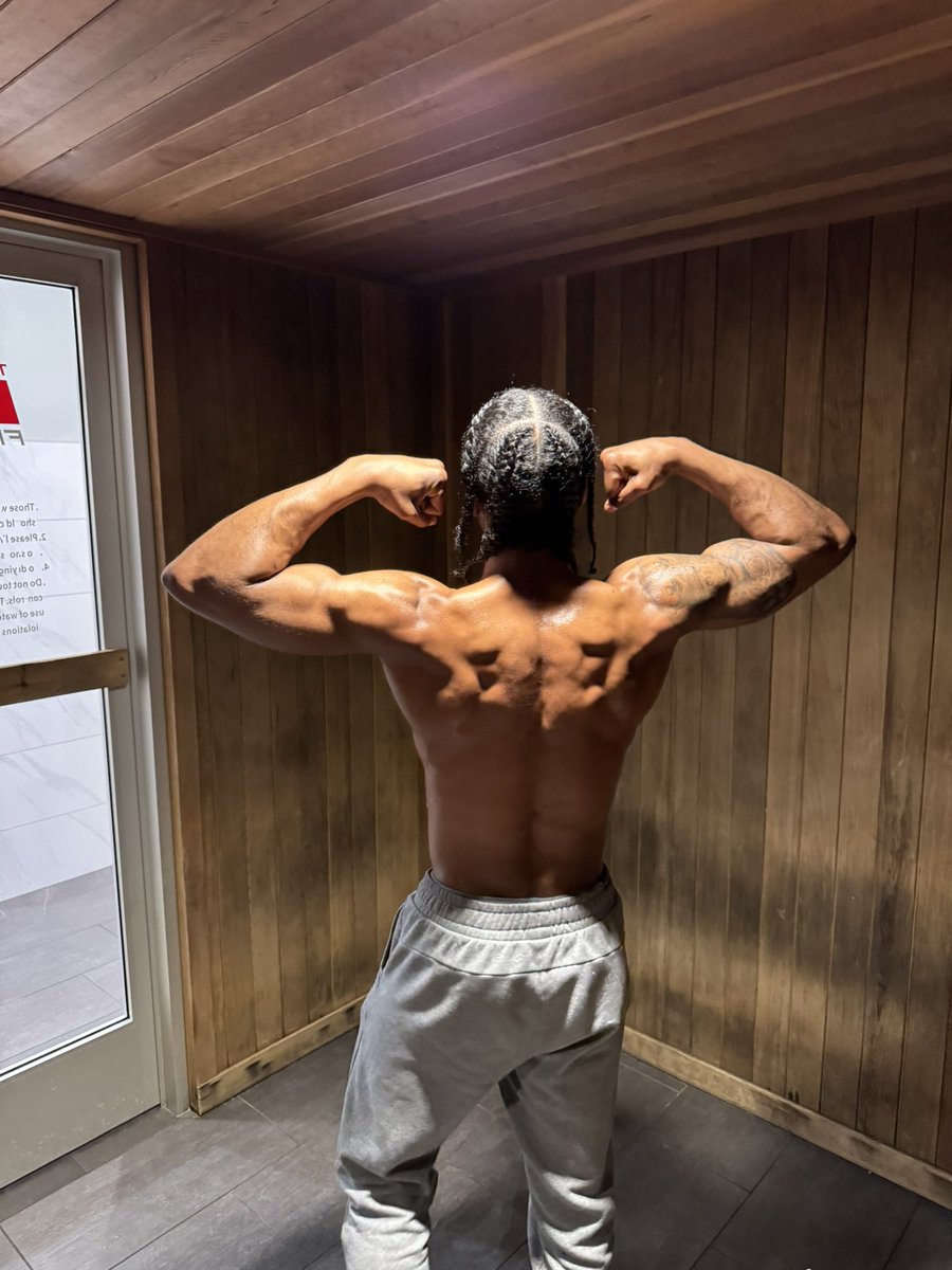 crreeo's tweet photo. SuperMan 🦸🏾‍♂️ https://t.co/C585JldZEU