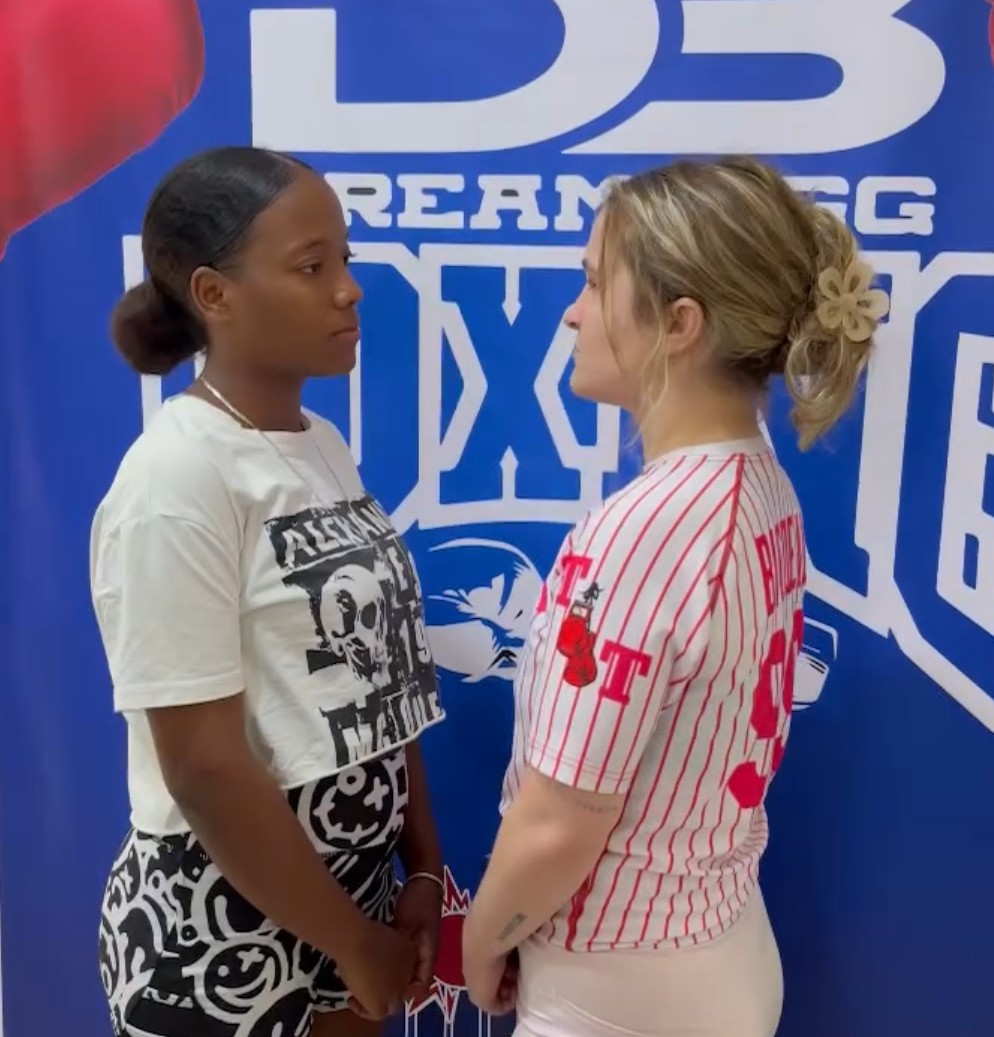 JewishBoxing's tweet image. Brooklyn Barwick weighs in ahead of her fight tomorrow in the Dominican Republic
jewishboxingblog.com/2025/12/brookl…
@brooklynbarwick