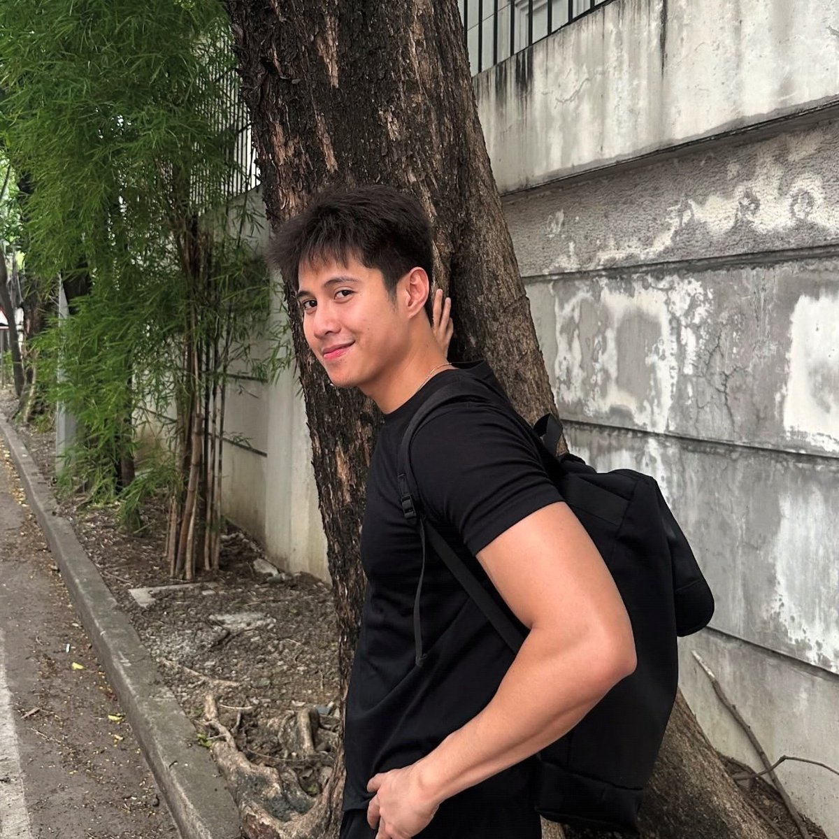 MarkDan99583895's tweet photo. @c7efairy lookalike niya oh hehe. Kit dignon🥵🔥🔥🔥 https://t.co/RSGpWUV4N8