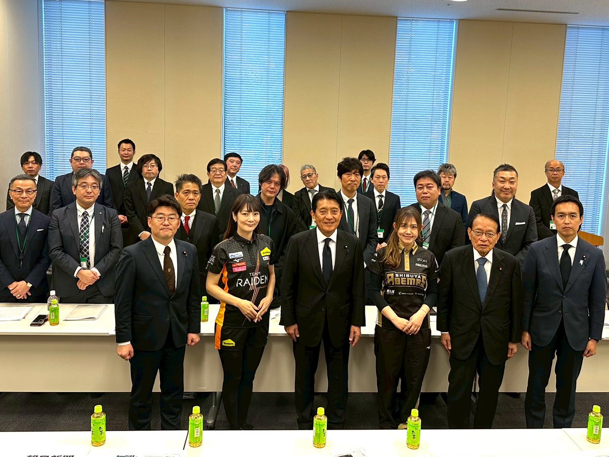 自民党頭脳スポーツとしての健全で安全な麻雀を推進する議員連盟（私は会長を務めています）を開催。Mリーガーの黒沢咲プロ、日向藍子プロ、業界団体の皆さんにご参加いただき、遊技料金の見直しや風営法の運用に関する要望など、現場で働く皆さまからの大切な声も伺いました。