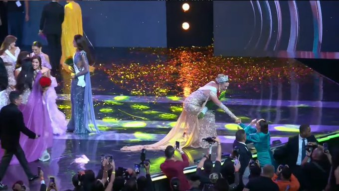 revistaronda's tweet photo. ✨ Haciendo historia en Miss Venezuela ✨

#ClaraVegasGoetz, Miss Miranda y #MissUniverseVenezuela2025, sigue los pasos de su madre en el certamen, convirtiéndose en la segunda generación de la familia #Goetz en brillar en la historia de la belleza venezolana. 👑💫 https://t.co/iwCX7EMK3Z