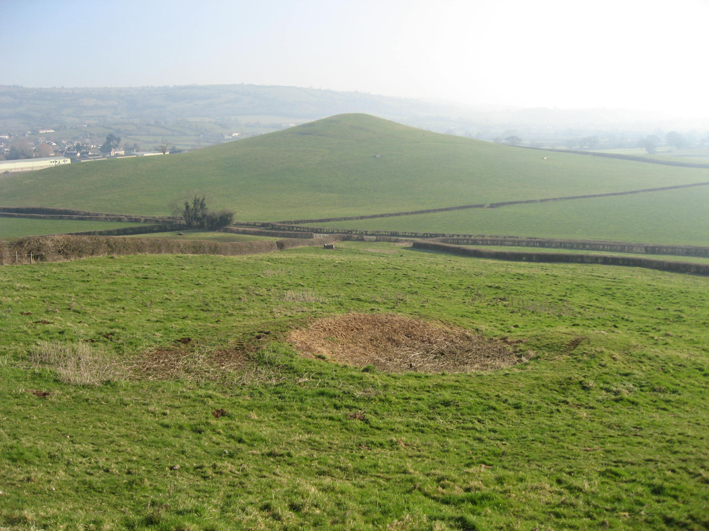 ArchPointII's tweet image. Q-pits, round depressions c4m across with a small channel, were used to make white coal in the post-medieval period. They are too small to be quarry pits but may be confused with bomb craters. #archaeology #industrial #History #HistoryNerd