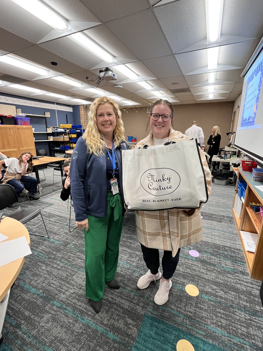 Teachers LEAD- igniting ideas, lifting colleagues, and proving leadership happens right in the classroom.

We’re honoring those who #LeadFromTheClassroom—like these amazing teacher leaders. 🔥 Nominate educators that inspire YOU. forms.cloud.microsoft/r/SR5eV7htfT
#TeachInDavis  #Uted