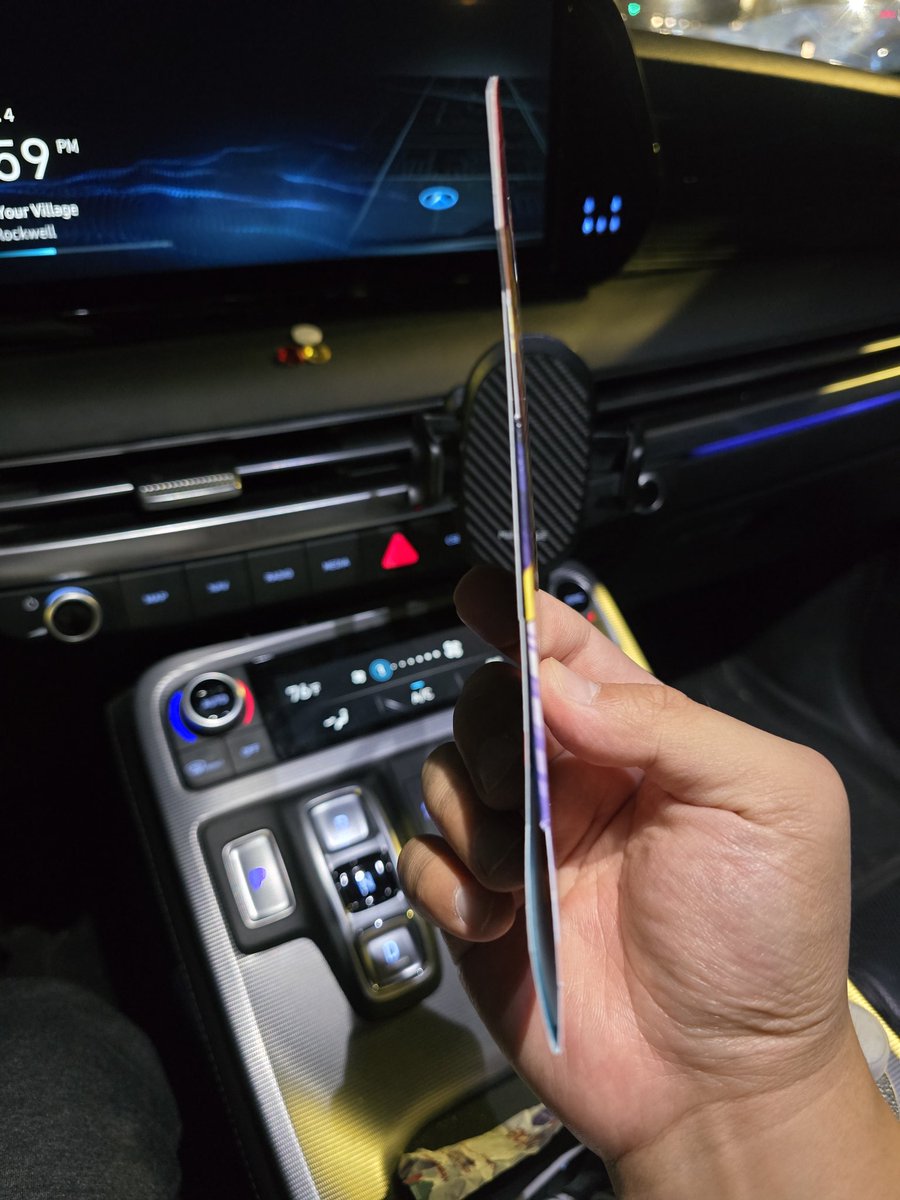 AverageCho tweet media