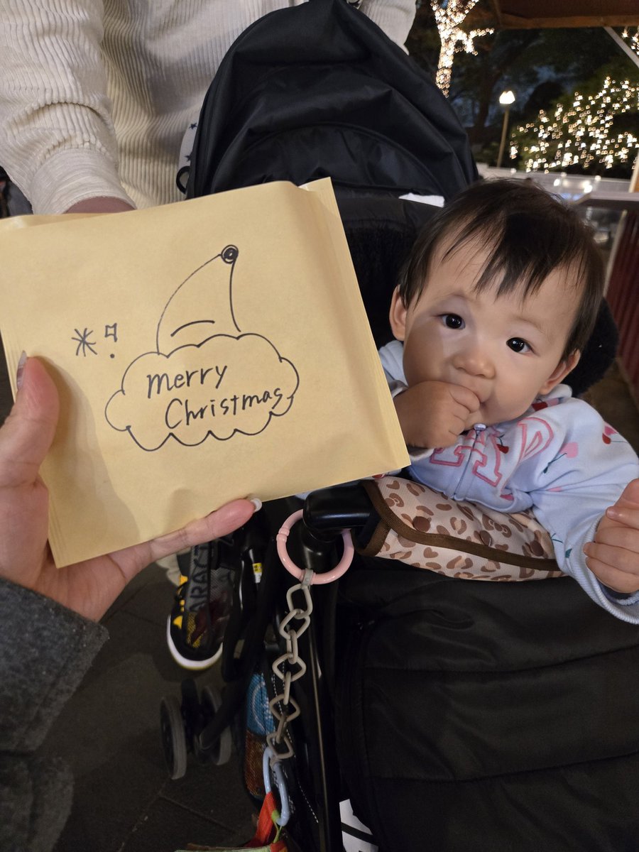 emi_Dart's tweet photo. 上野公園のクリスマスマーケット
イルミネーションきれいだった。 https://t.co/ihs6baJuYN
