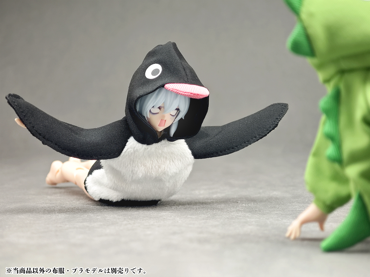 【パーティアニマルガール ルームウェア】
フードのペンギンフェイスと、ふわもこしたお腹の生地がキュートなペンギンパーカーは、丸被りタイプで着脱可能。
両袖が手にかぶさり、ペンギンになりきることができます🐧
