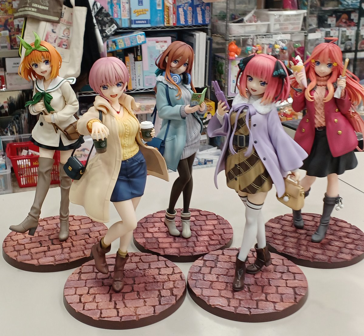 入荷情報】 五等分の花嫁のデートスタイルフィギュアをお持ちいただき