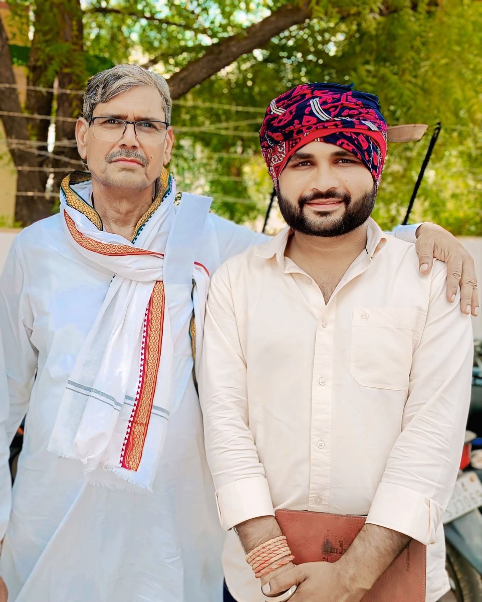 टोडाभीम विधायक एवं करौली जिलाध्यक्ष श्री घनश्याम महर जी को जन्मदिन की हार्दिक बधाई एवं शुभकामनाएँ। 

ईश्वर से आपके उत्तम स्वास्थ्य, स्वस्थ एवं चिरायु जीवन की कामना करता हूँ।
<a href="/GhanshyamMahar_/">Ghanshyam Mahar</a>