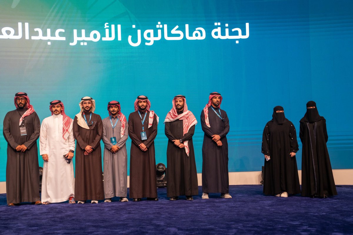 Entedar__'s tweet photo. سعيدة بمشاركتي للمرة الثانية كمشرفة في لجنة هاكاثون طب نمط الحياة ، وذلك ضمن أول وأكبر هاكاثون يُقام في الهواء الطلق على مستوى المملكة والعالم العربي 
خلال ثلاث أيام مكثفة ، أشرفت على مايقارب 500 مشارك وأسهمنا في دعم الفرق للوصول لأفكار قوية . 
#مؤتمر_حائل_الدولي_لطب_نمط_الحياة https://t.co/RgsyxPaQHJ