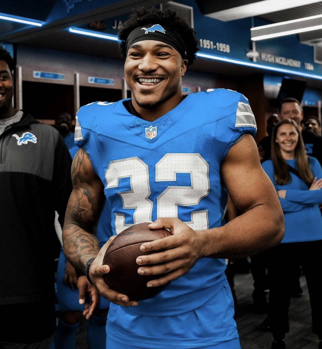 Prayers up for Brian Branch 🙏