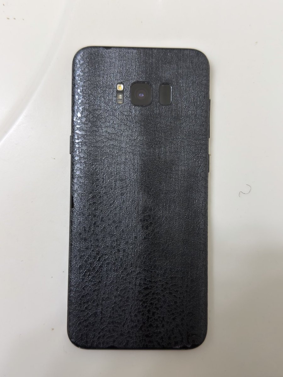 K1ng_SargonII's tweet photo. @dbrand Can you please bring back this God-Tier Dragon skin? https://t.co/2IEVdKGTir