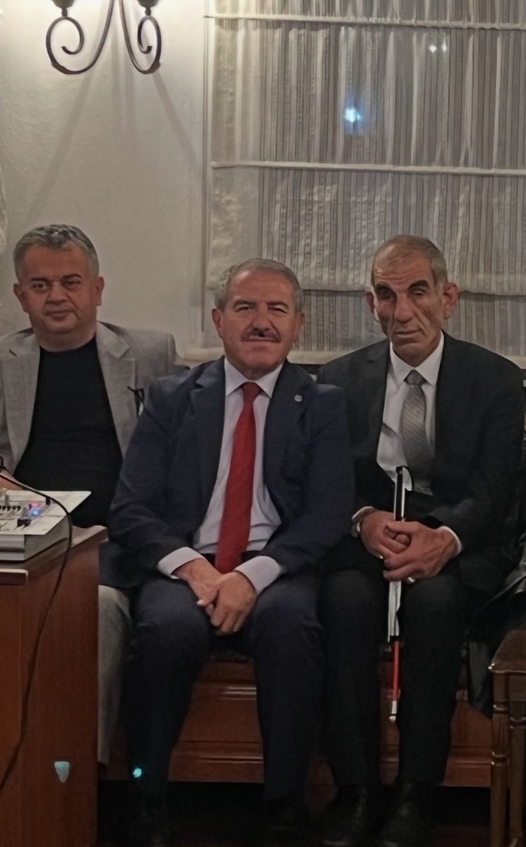 Genel başkanımız Burhan GÜMRÜKÇÜ Kırıkali dernekler federasyonu söyleşinde katılıncılara engelli farkındalığı konusunda sunum yaptı sayın başkan Cemal SERTKAYA ya nezaketi için teşekkür ediyoruz