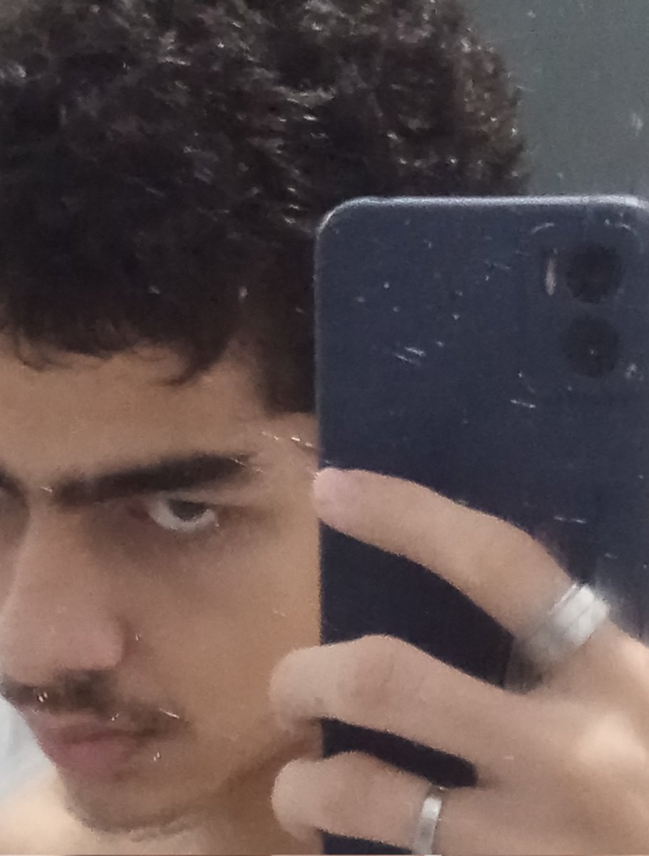 arwooo_'s tweet photo. magrelo nerd fodido do krl https://t.co/RgCQXc2aRs
