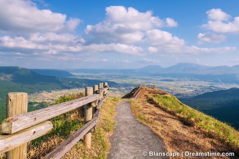 Dreamstime's tweet image. This weekend, let a nature escape lift you up 🌿🏞️
dreamstime.com/mount-aso-volc…
#WeekendGetaway #RelaxAndRecharge #NatureEscape #MountAso #TravelJapan #ScenicViews