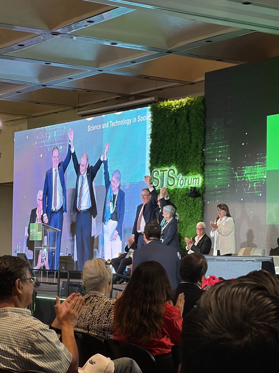 STS forum tweet media