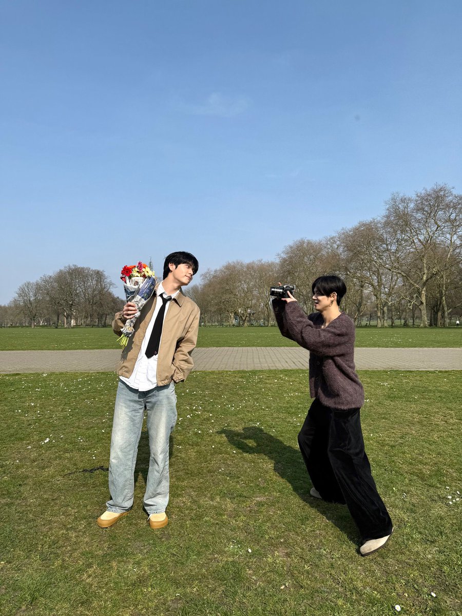 <a href="/TXT_members/">TOMORROW X TOGETHER</a> trans: hbd (clap clap) hbd (clap clap) dear soobin (clap clap) hbd~ 
beother, happy birthday and [in konglish] i hope you have a good day…love you ❤️ 

note: yeonjun is imitating the birthday song soobin made during yeonjun’s birthday live 

#YEONJUN