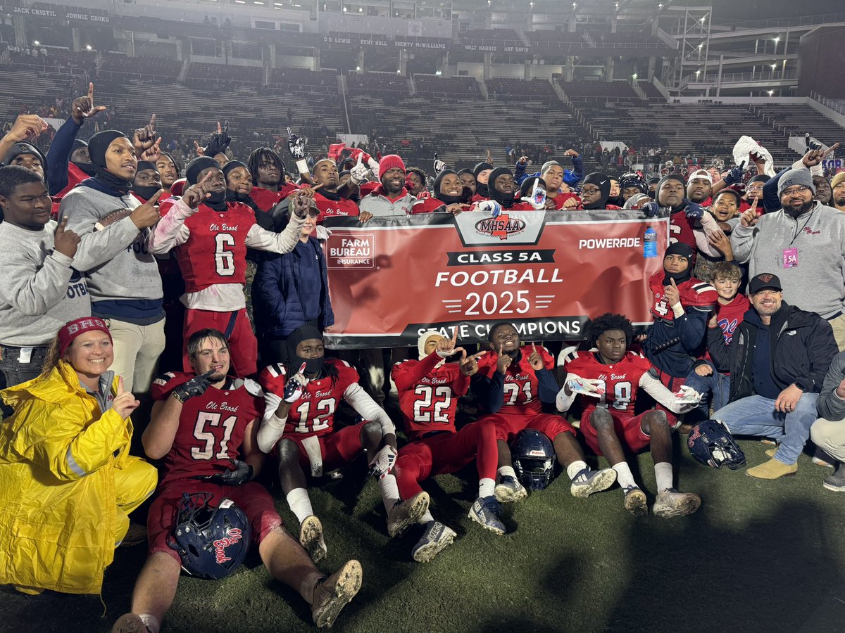 bshields0244's tweet image. First time since 2004 Brookhaven Panthers Class 5A state champs #OleBrook 🏈🏈