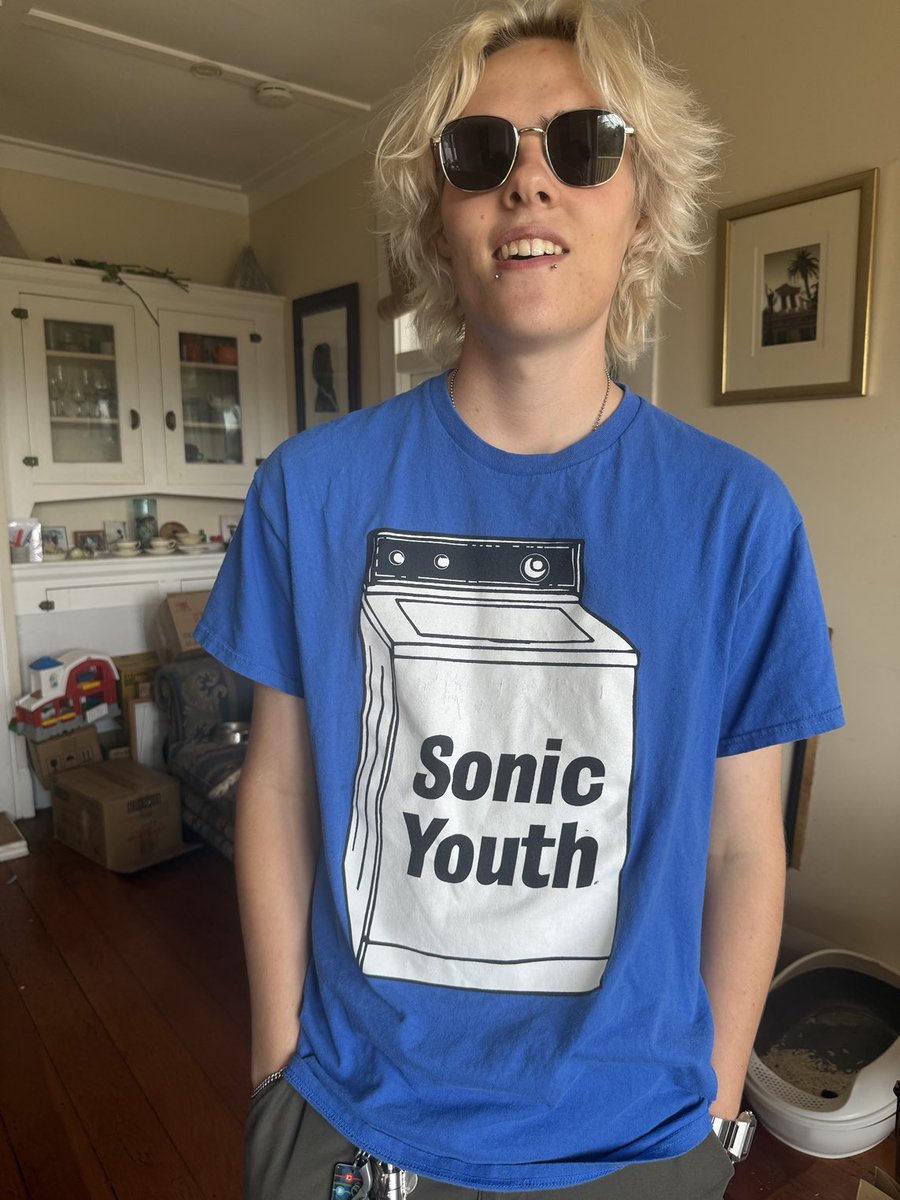 Becs 🍉 tweet media