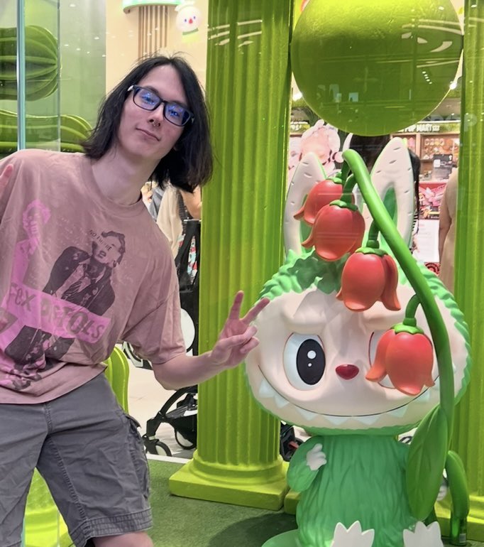 Erikadess's tweet image. #owtwtsd didn’t shave cause I was lazy so I’m #chopped