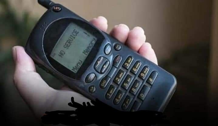 भारत में मोबाइल का उपयोग
31 जुलाई 1995 शुरू हुआ, 
सोचा बता दूँ खाली बैठा था.. 😂