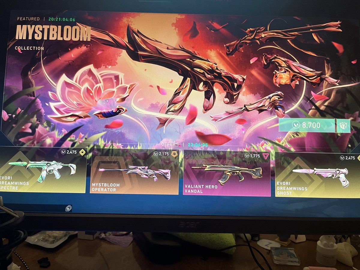 bettiboopp's tweet image. oh just take all my money ig