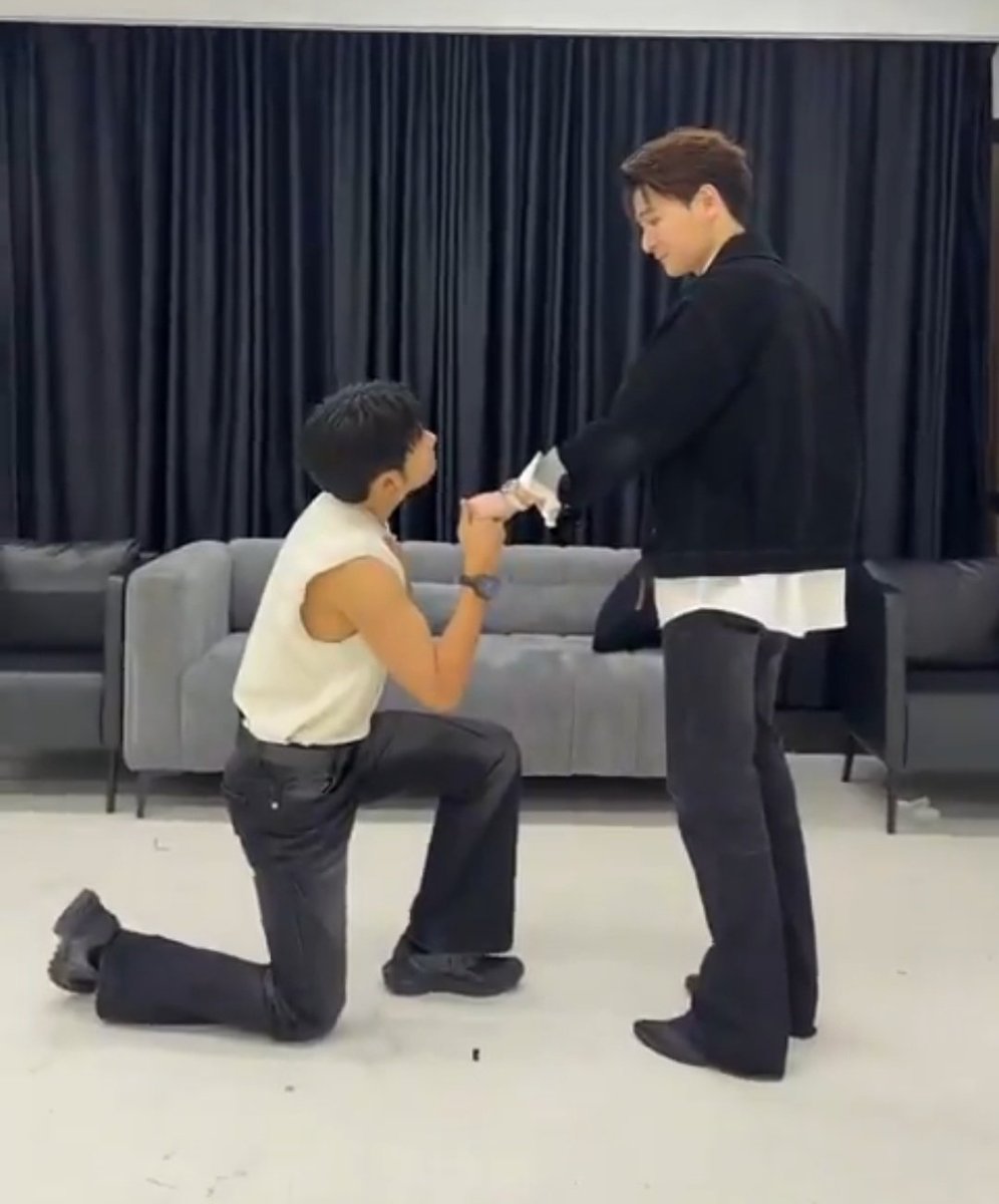 Al — write u againᥫ᭡ tweet media