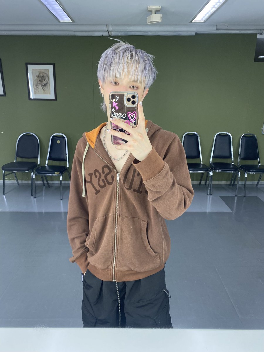 Jamesnagon's tweet image. Tpop  Stage  อะดูยังหนู🤔
#jamesna 
#HOWLS_TH  #HOWLS_NO2 #TpopStagepresentedbyPEPSIweek48