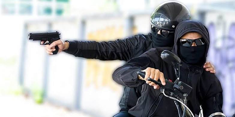 Dejen se ser tibios,si la delincuencia nos a declarado la pena de muerte, por qué voy a apoyar a un zurdo, un caviar o aún tibio, quiero a un <a href="/rlopezaliaga1/">Rafael López Aliaga</a> q no es tibio y tiene mamo dura contra los criminales, mientras los zurdos, caviares y tibios proponen abrazos a criminales