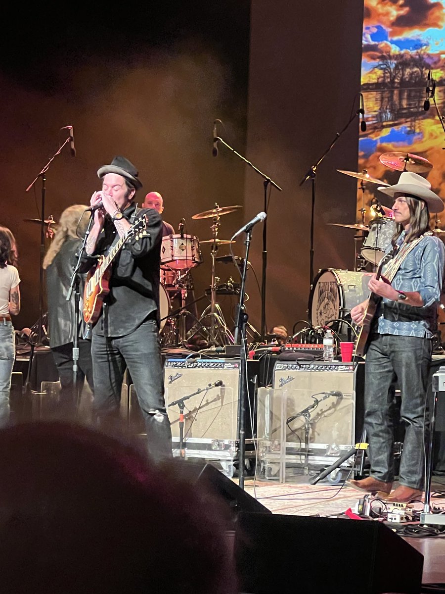 B_Zack's tweet image. Great concert tonight seeing the Allman Betts Family Revival.  Wonderful tribute to the Allman Brothers with some incredible musicians.  Always good to see @glove and @robertrandolph, but tonight might have been my first time seeing them on stage together!