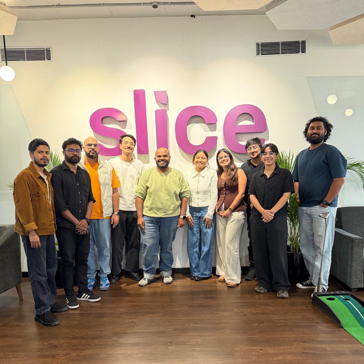 dharmeshba's tweet image. - What makes Indians choose a bank account? 
- How is trust formed in financial products through design?

Ran a masterclass on behavioral finance and consumer research for Slice.

Excited for what @rajanbajaj_ and the team are building.