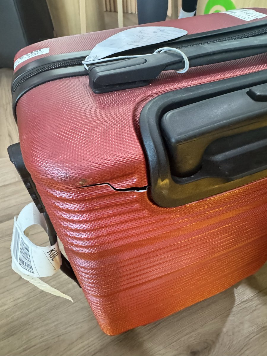 jayman0x's tweet photo. @airasia @airasia_indo you just get even worse don’t you…. 🫥 https://t.co/zeMSifNoP9
