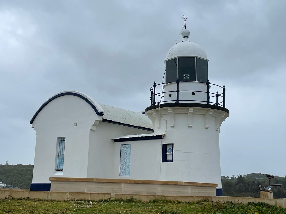 robynconnery1's tweet photo. Good morning beautiful souls Happy Friday! Have calm productive day filled with gratitude as we embrace the present moment #mindfulness #meditation #gratitude #kindness 
#TackingPointLighthouse #PortMacquarie #Lighthousebeach https://t.co/ZeppRDd9ms