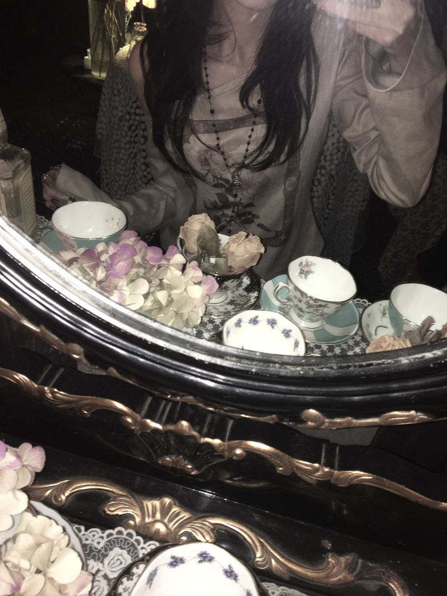 yslwinexo's tweet image. 