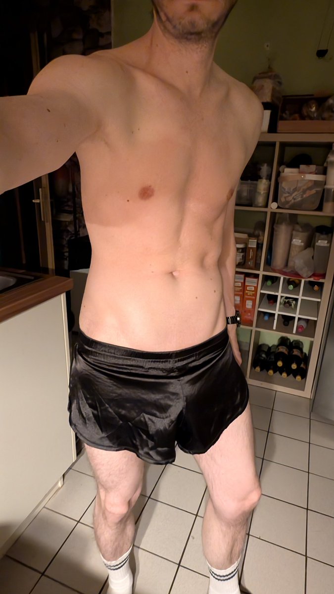 Viel zu früh...🥱💤
Trotzdem habt ein guten Start ins Wochenende 🫶