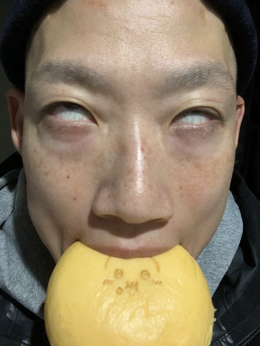 セブンイレブンキャンペーンのちいかわピザまん食ってちいかわシリアル